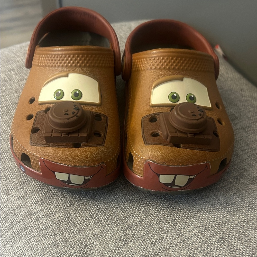 Mater crocs